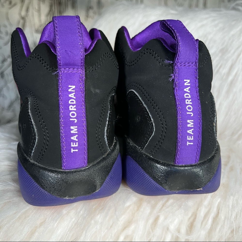 Vtg. 2016 Jordan Jumpman Team (youth size 1) - Picture 4 of 8